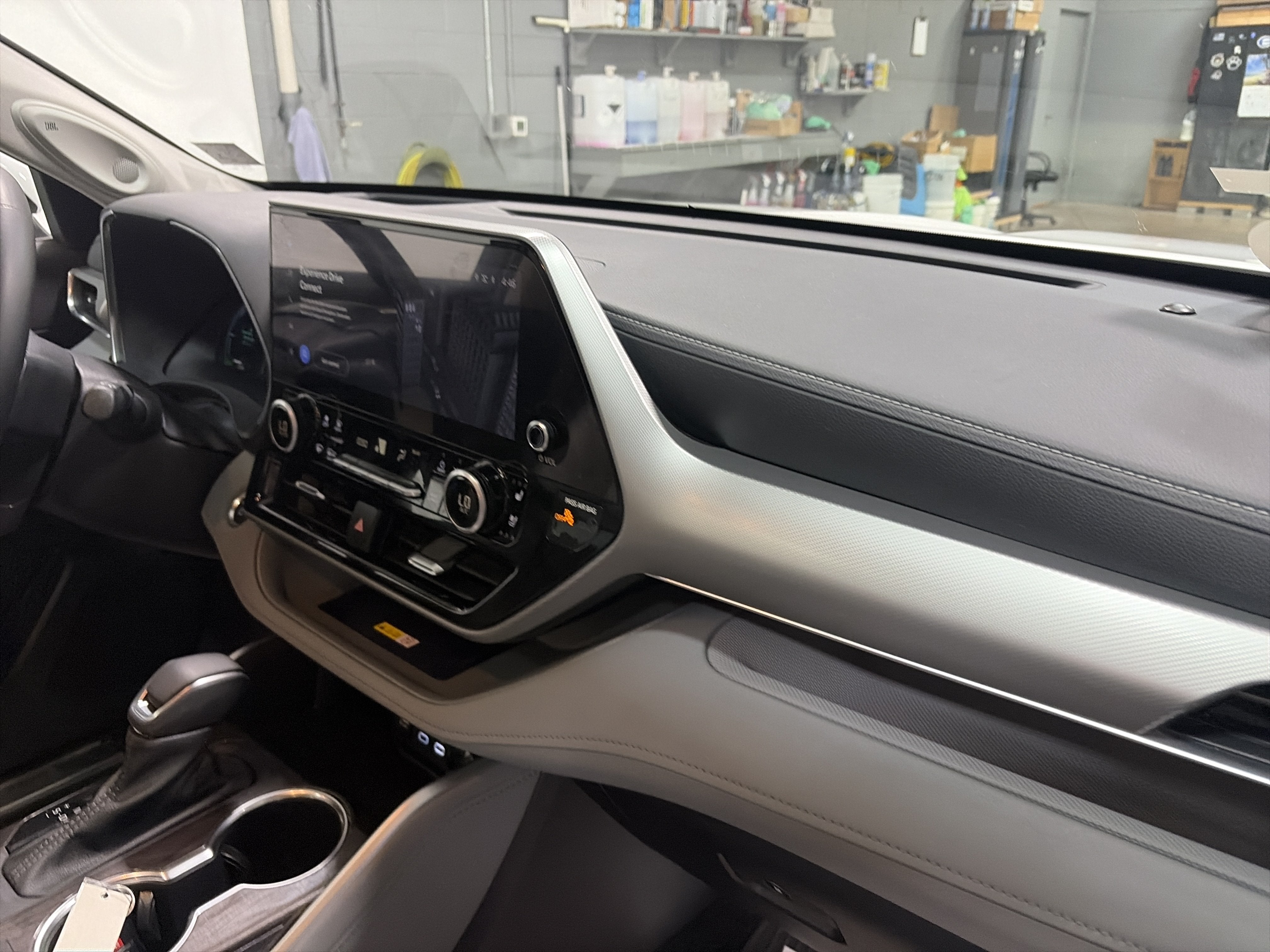 2025 Toyota Highlander Hybrid Platinum