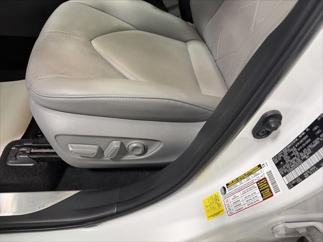 2025 Toyota Highlander Hybrid Platinum