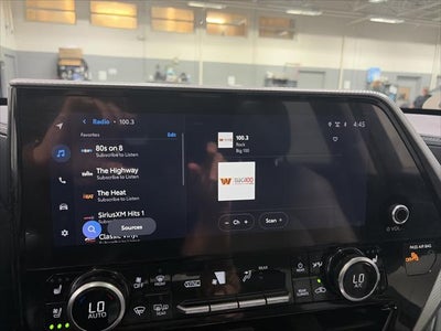 2025 Toyota Highlander Hybrid Platinum