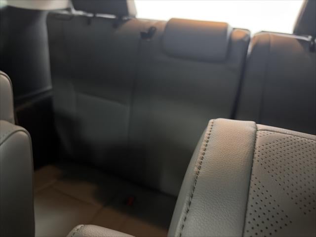 2025 Toyota Highlander Hybrid Platinum