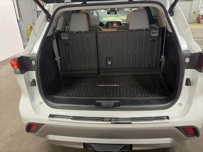 2025 Toyota Highlander Hybrid Platinum