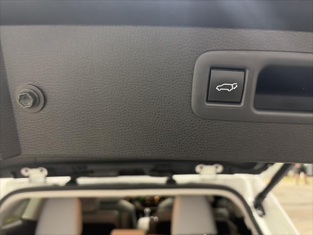 2025 Toyota Highlander Hybrid Platinum
