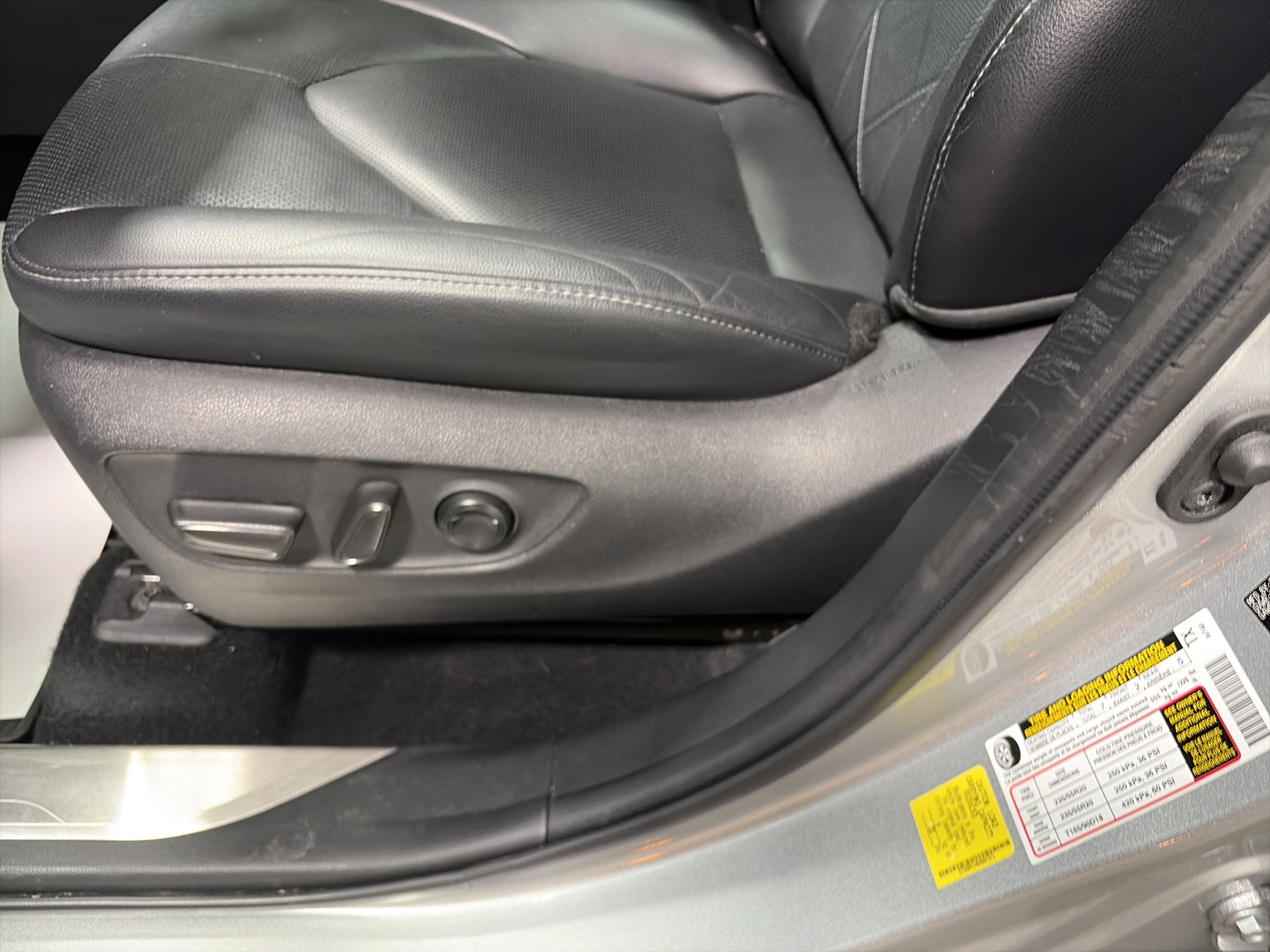 2022 Toyota Highlander Hybrid Platinum