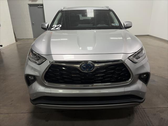 2022 Toyota Highlander Hybrid Platinum