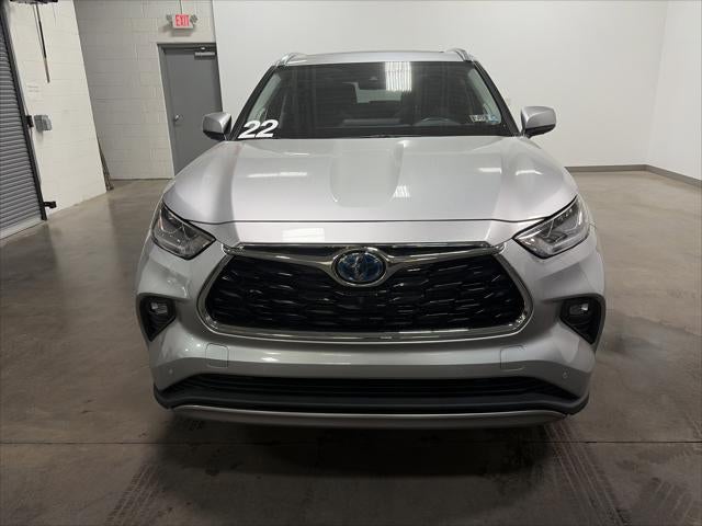 2022 Toyota Highlander Hybrid Platinum