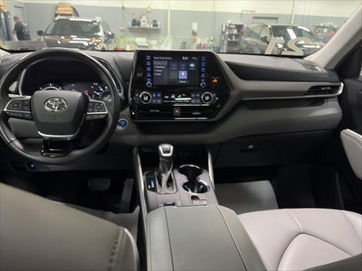 2021 Toyota Highlander Hybrid XLE