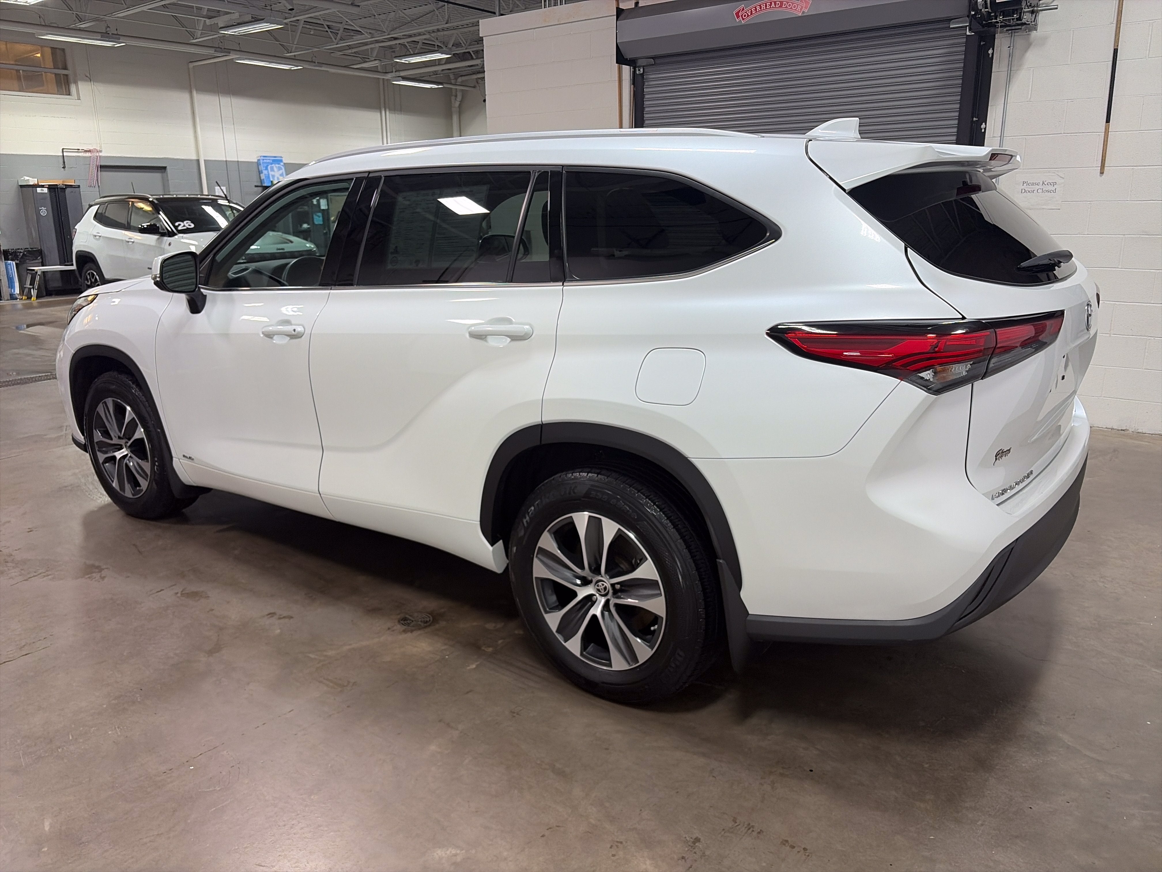 2022 Toyota Highlander Hybrid XLE