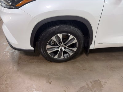 2022 Toyota Highlander Hybrid XLE