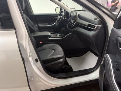 2022 Toyota Highlander Hybrid XLE