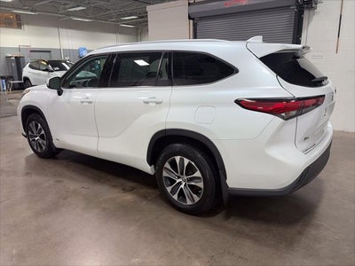 2022 Toyota Highlander Hybrid XLE