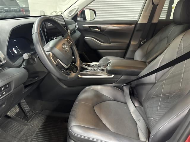 2023 Toyota Highlander Platinum