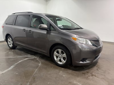 2017 Toyota Sienna LE