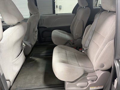 2017 Toyota Sienna LE