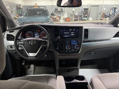 2017 Toyota Sienna LE