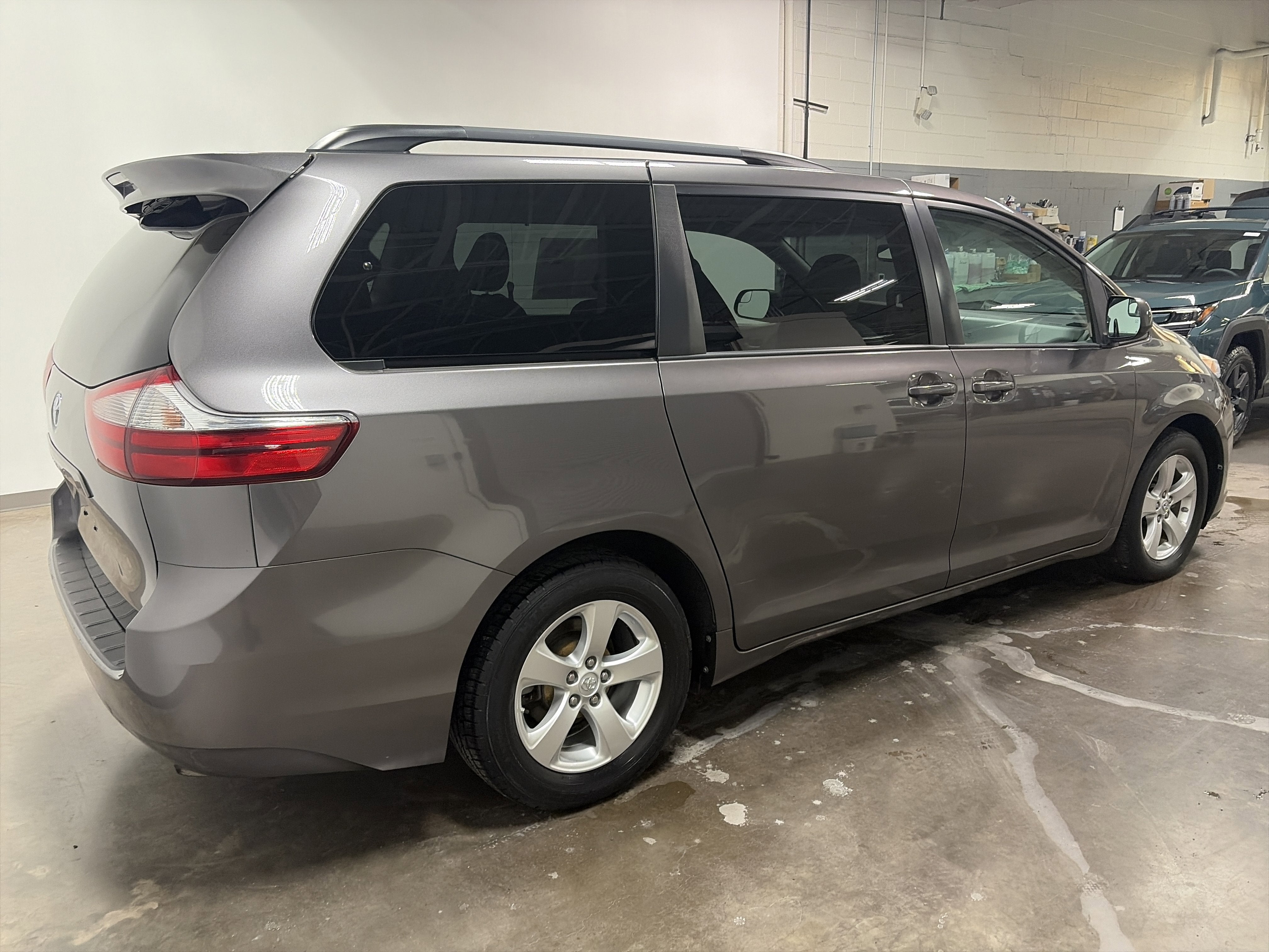 2017 Toyota Sienna LE