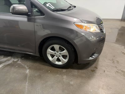 2017 Toyota Sienna LE