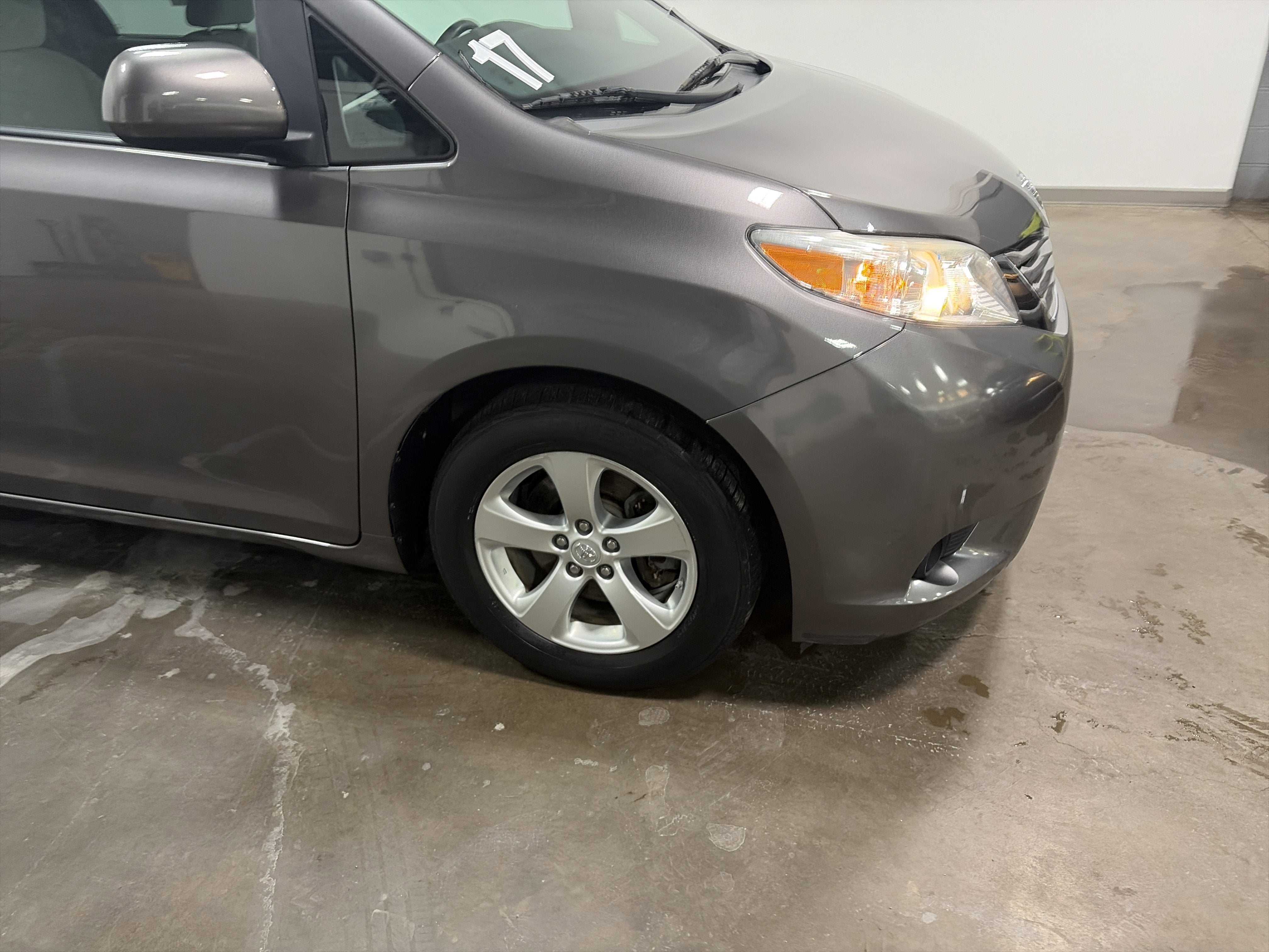 2017 Toyota Sienna LE