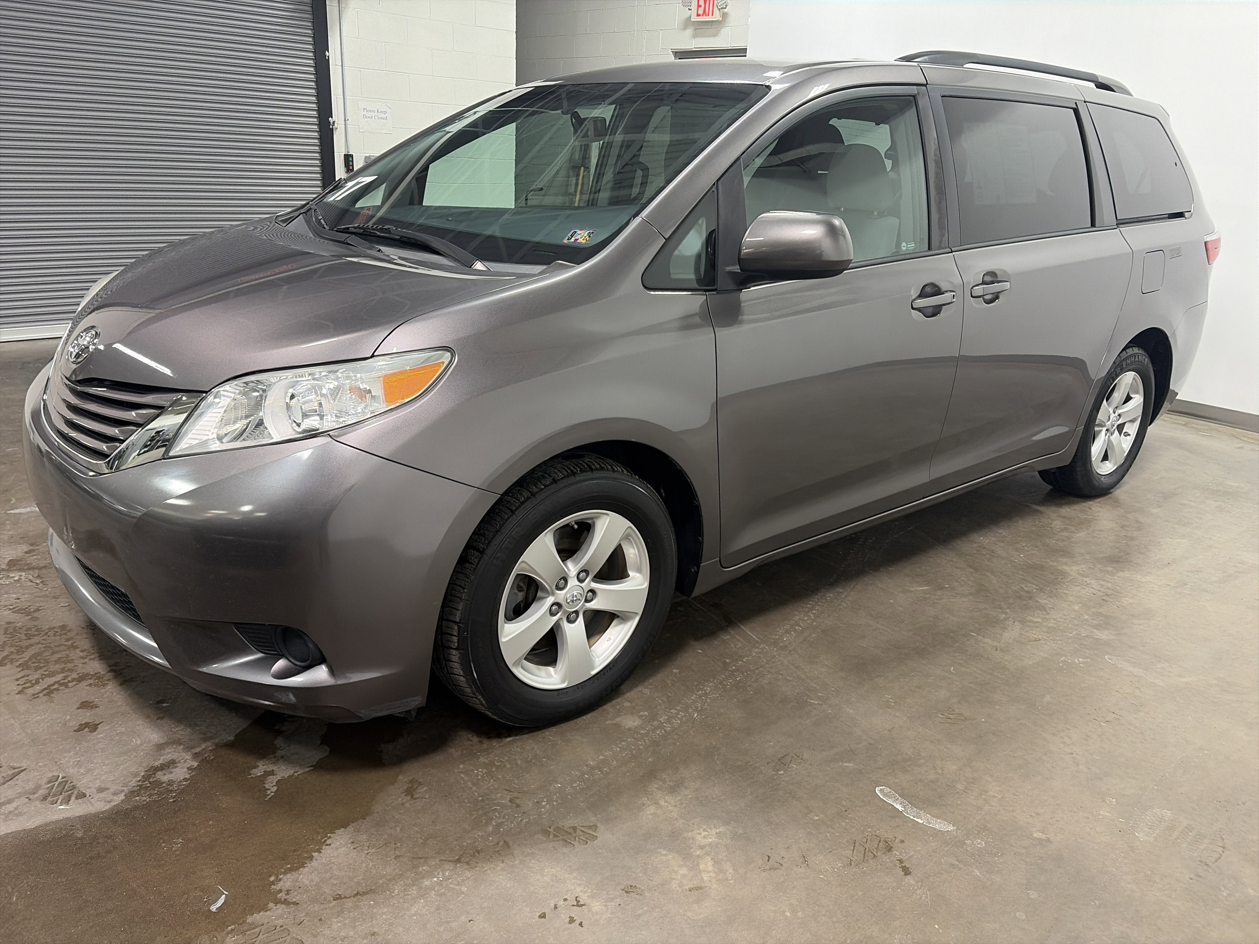 2017 Toyota Sienna LE
