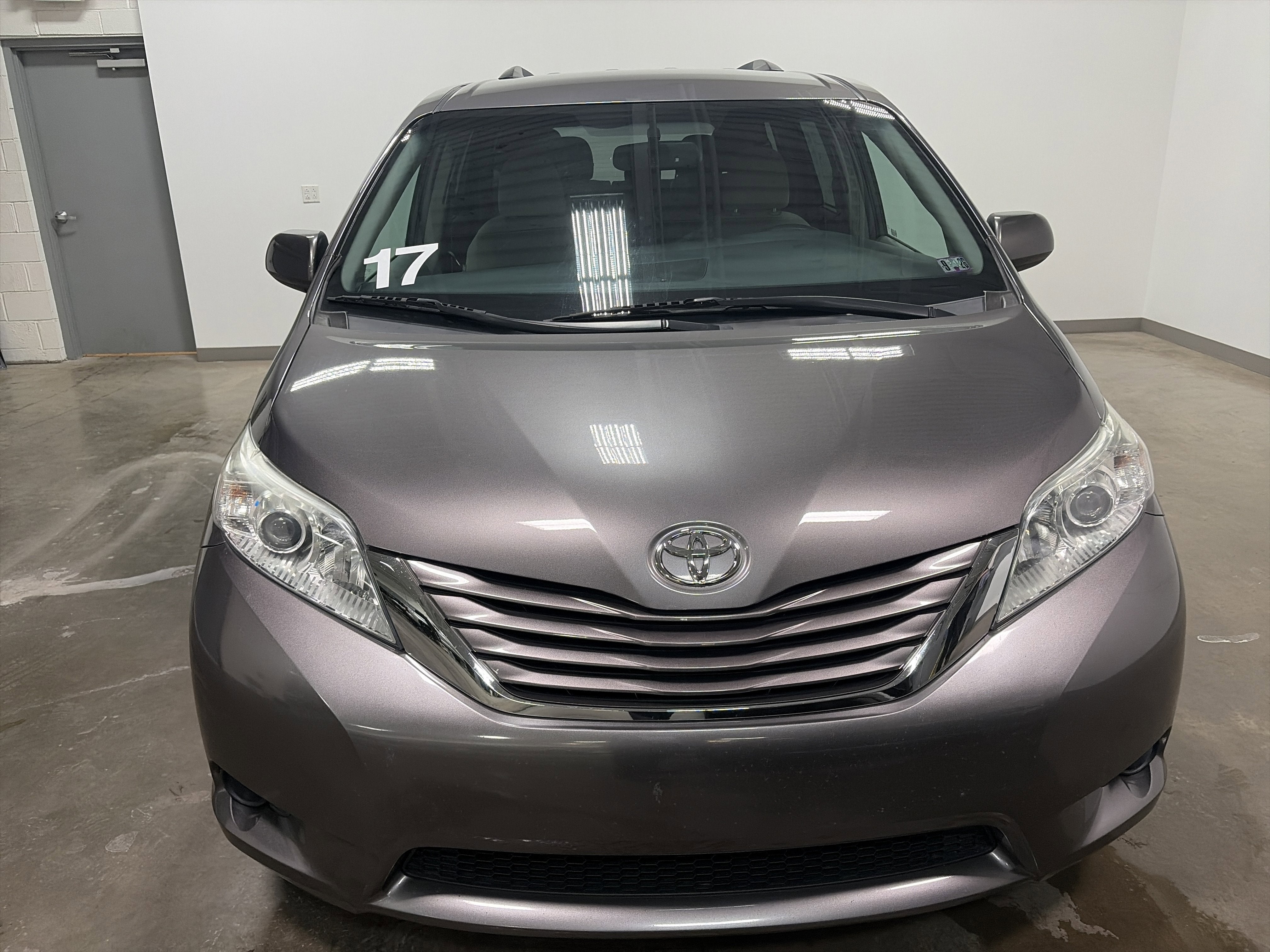 2017 Toyota Sienna LE