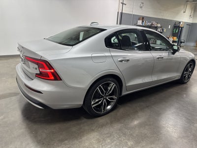 2024 Volvo S60 Core Dark Theme