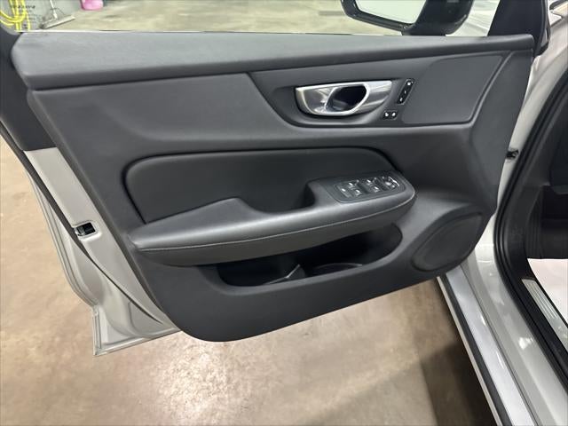 2024 Volvo S60 Core Dark Theme