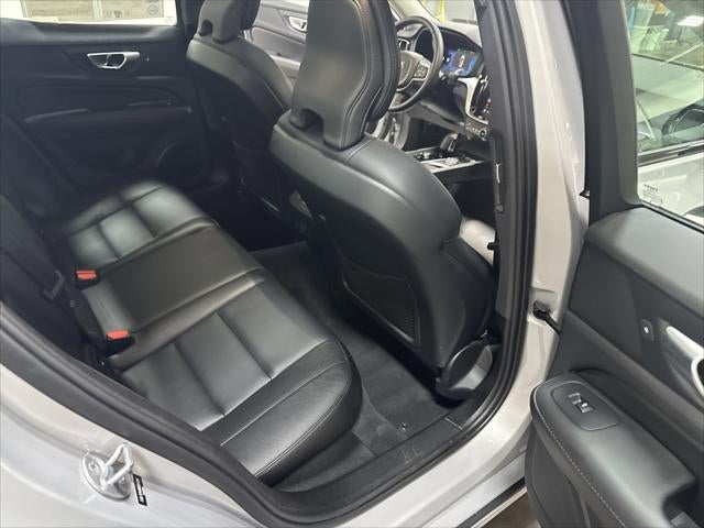 2024 Volvo S60 Core Dark Theme