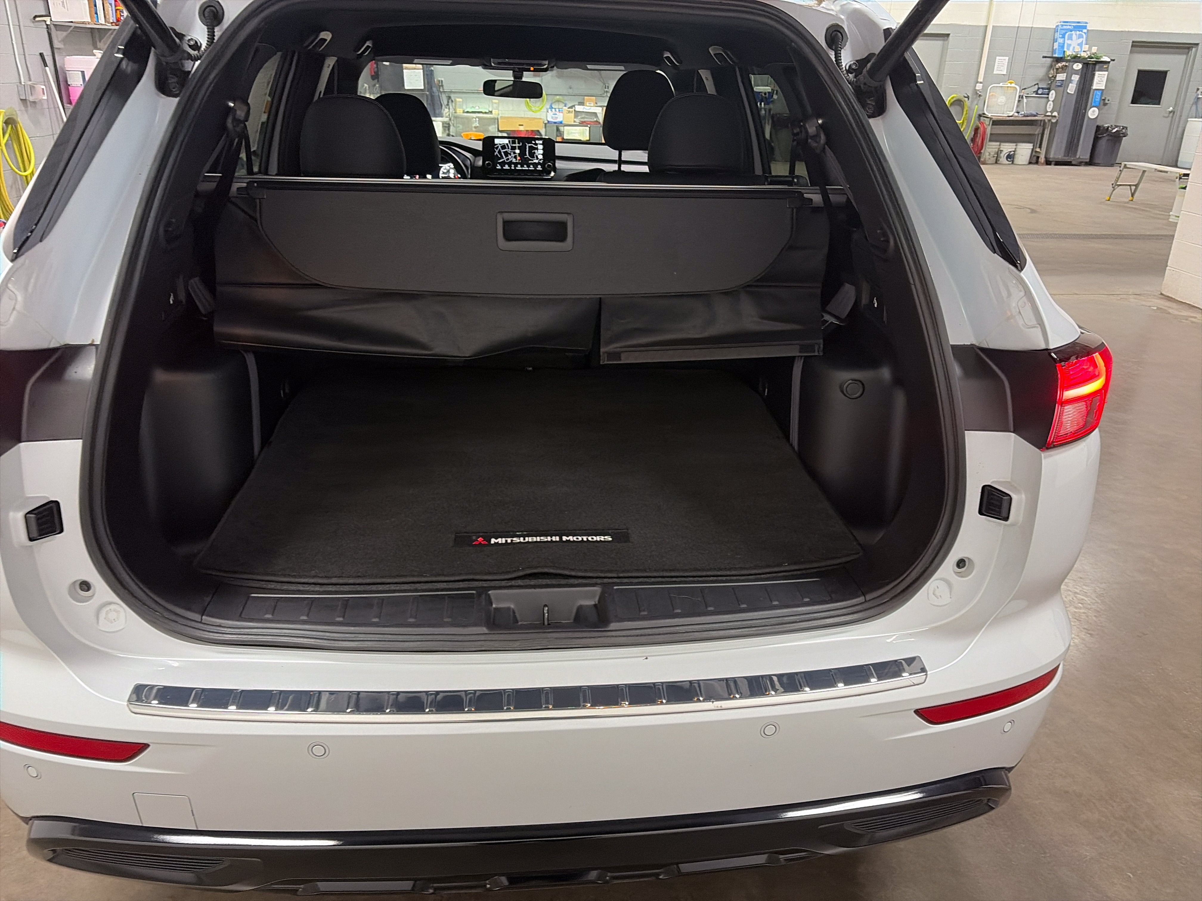2024 Mitsubishi Outlander SE Black Edition