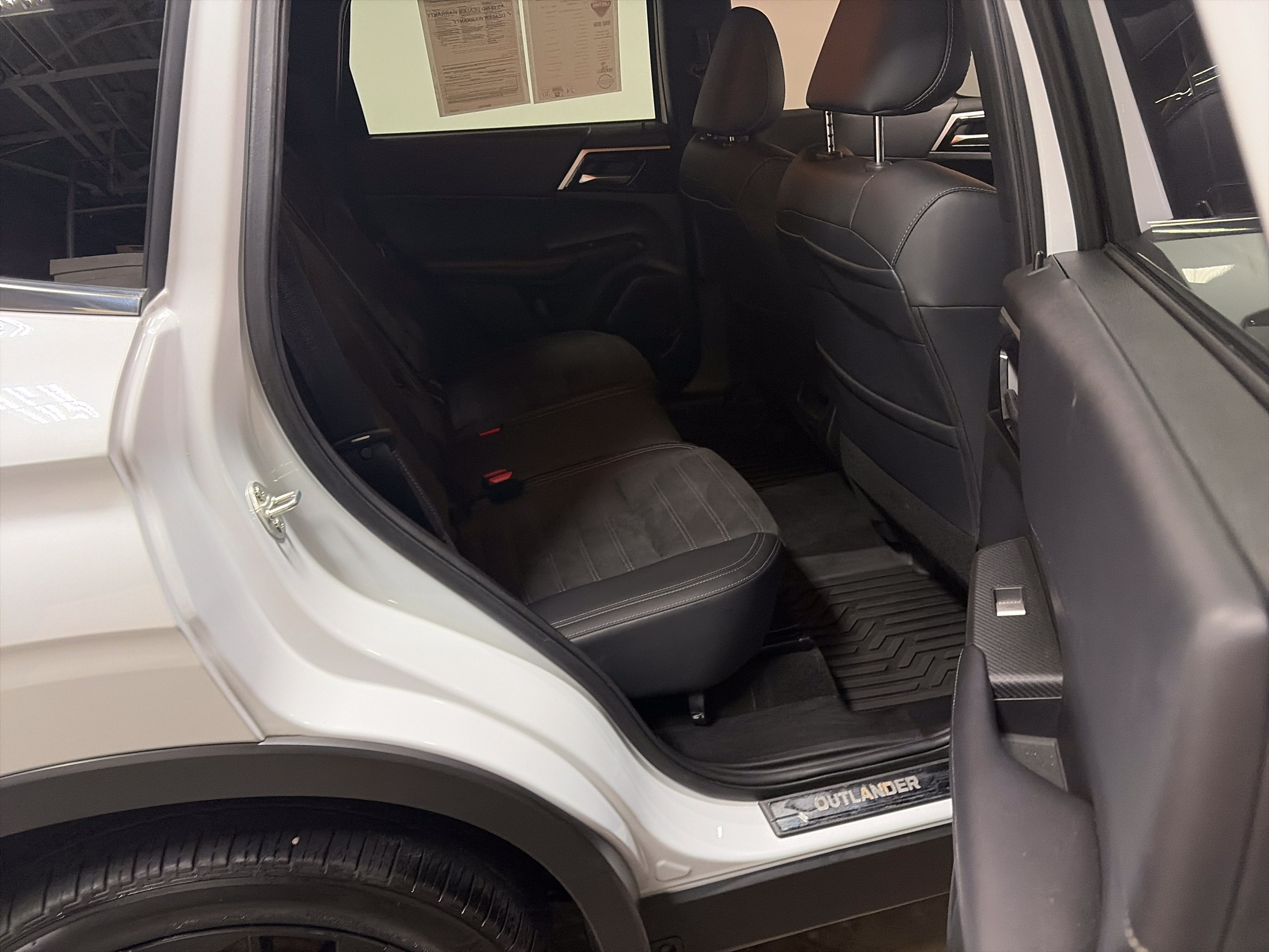 2024 Mitsubishi Outlander SE Black Edition