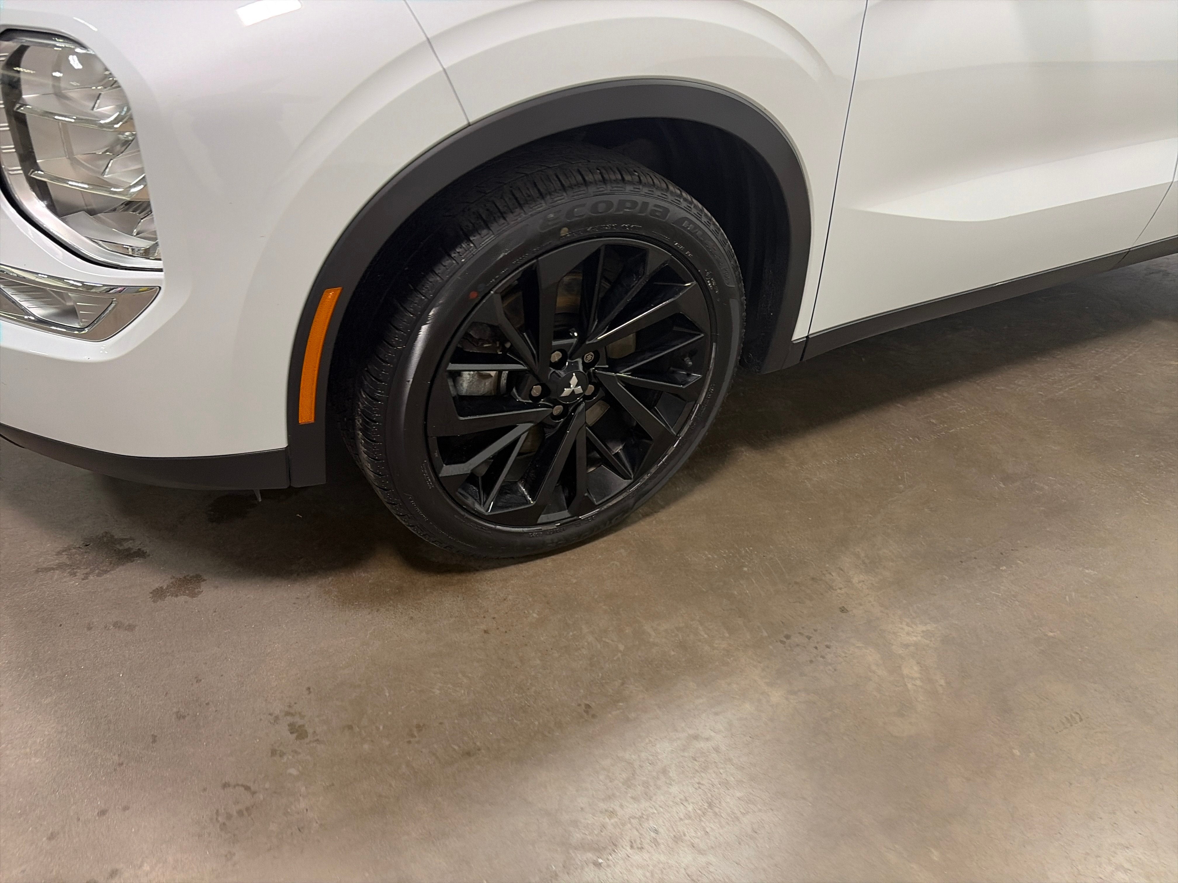 2024 Mitsubishi Outlander SE Black Edition