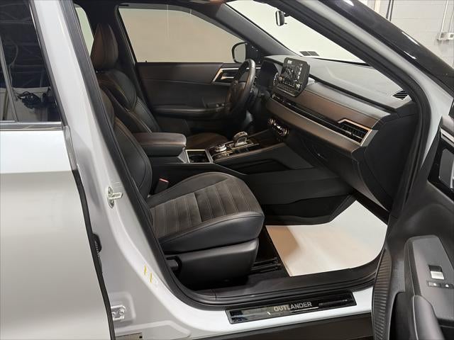 2024 Mitsubishi Outlander SE Black Edition