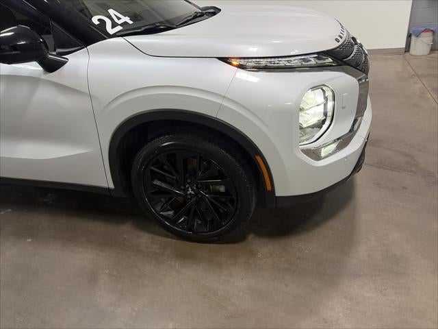 2024 Mitsubishi Outlander SE Black Edition