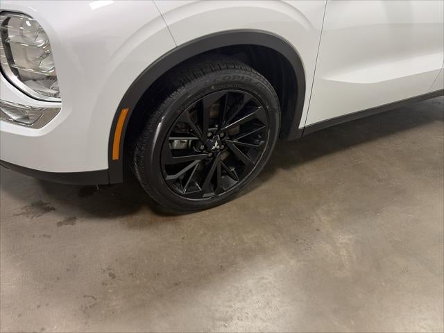 2024 Mitsubishi Outlander SE Black Edition