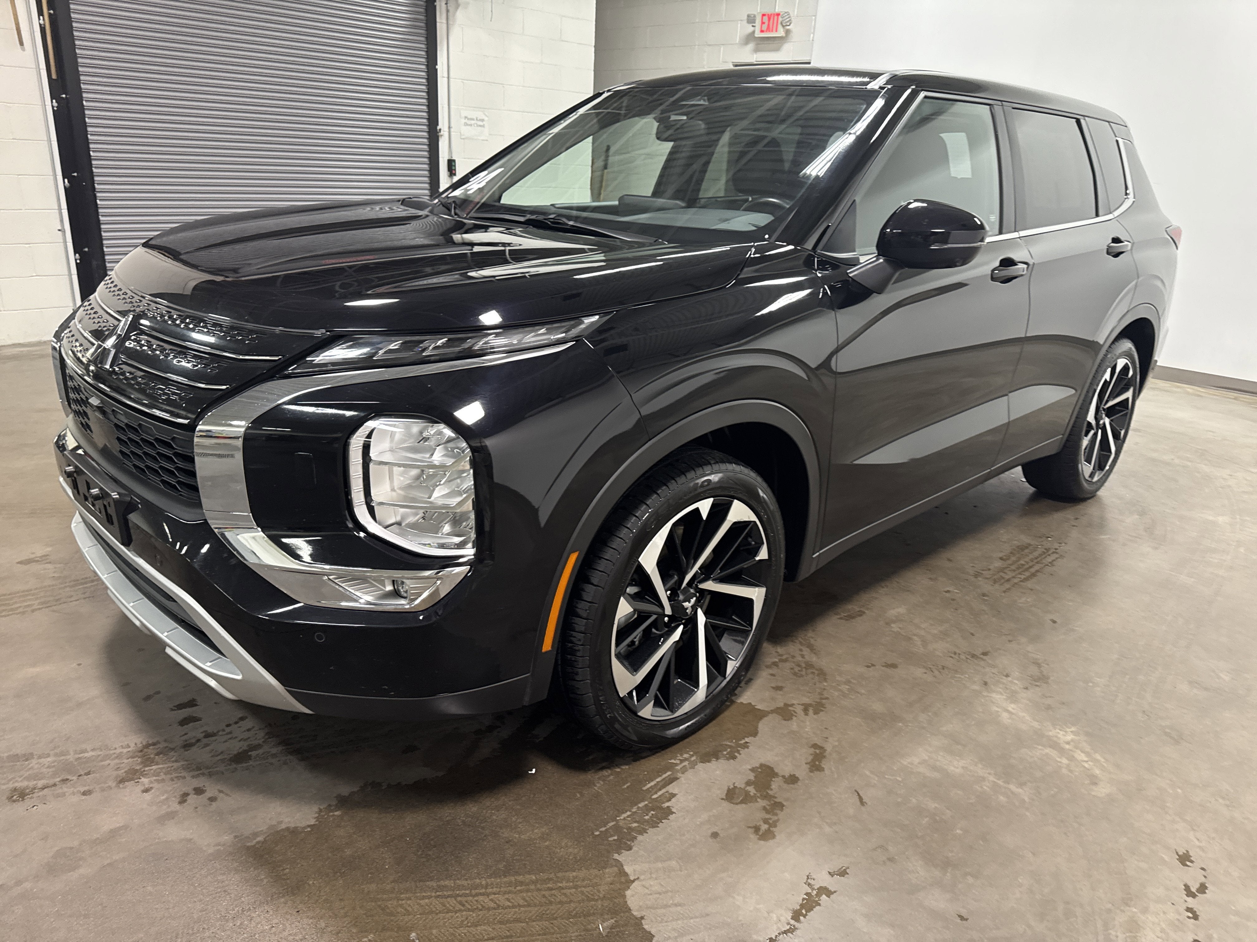 2024 Mitsubishi Outlander SE