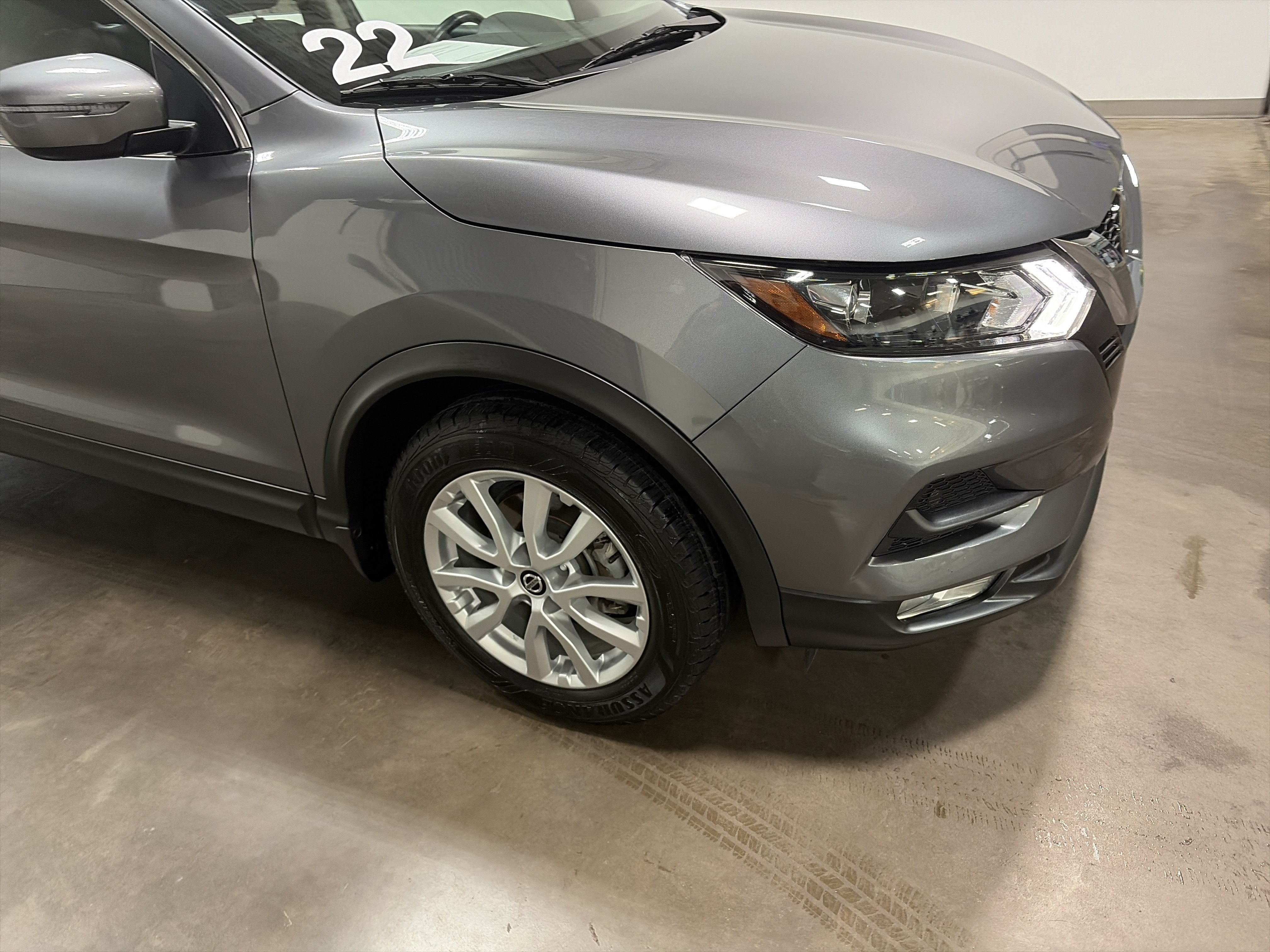 2022 Nissan Rogue Sport SV