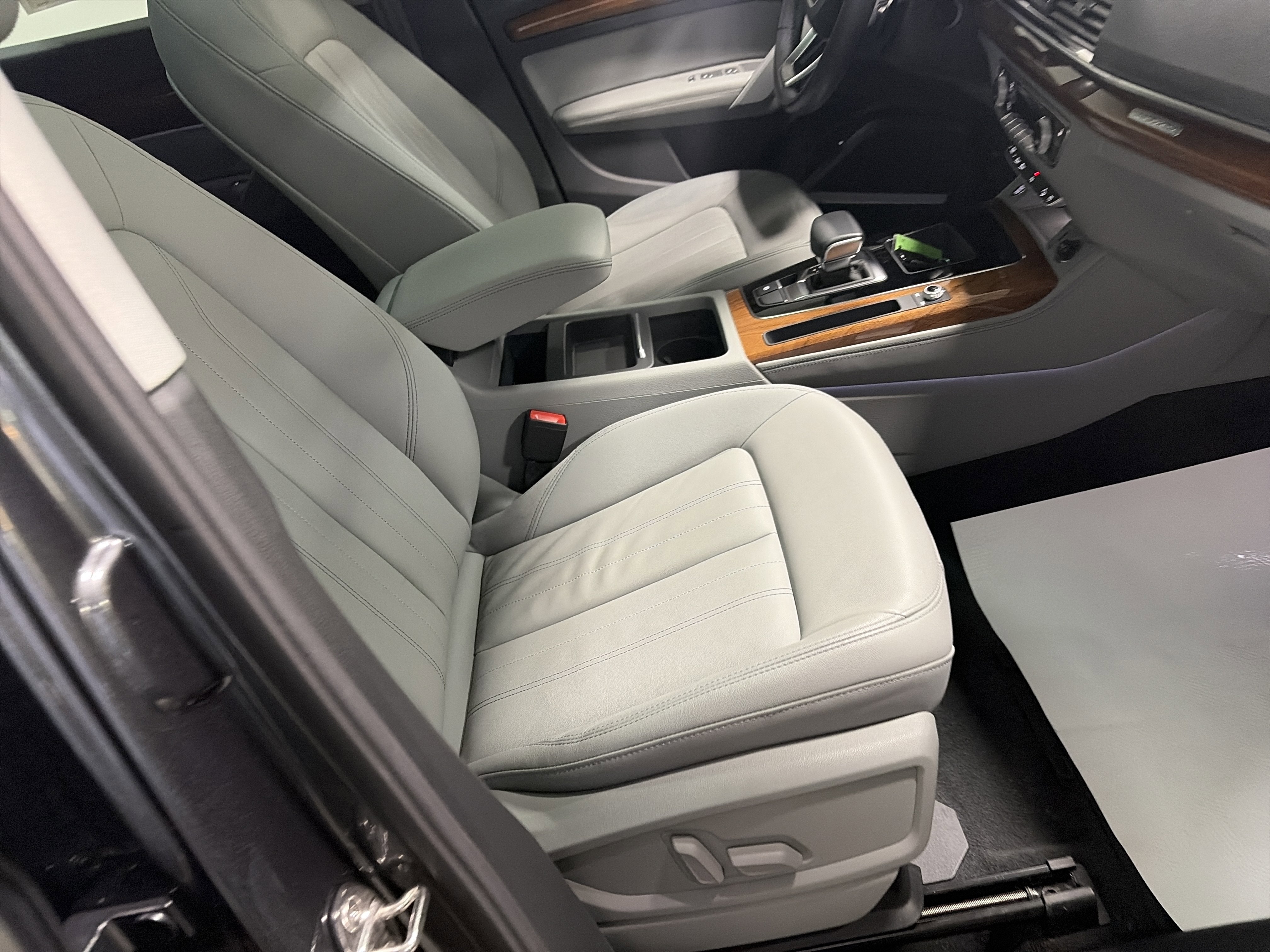 2022 Audi Q5 S line Premium Plus