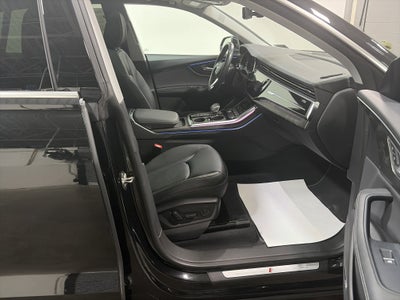 2023 Audi Q8 Premium Plus