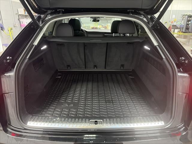 2023 Audi Q8 Premium Plus