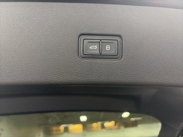 2023 Audi Q8 Premium Plus
