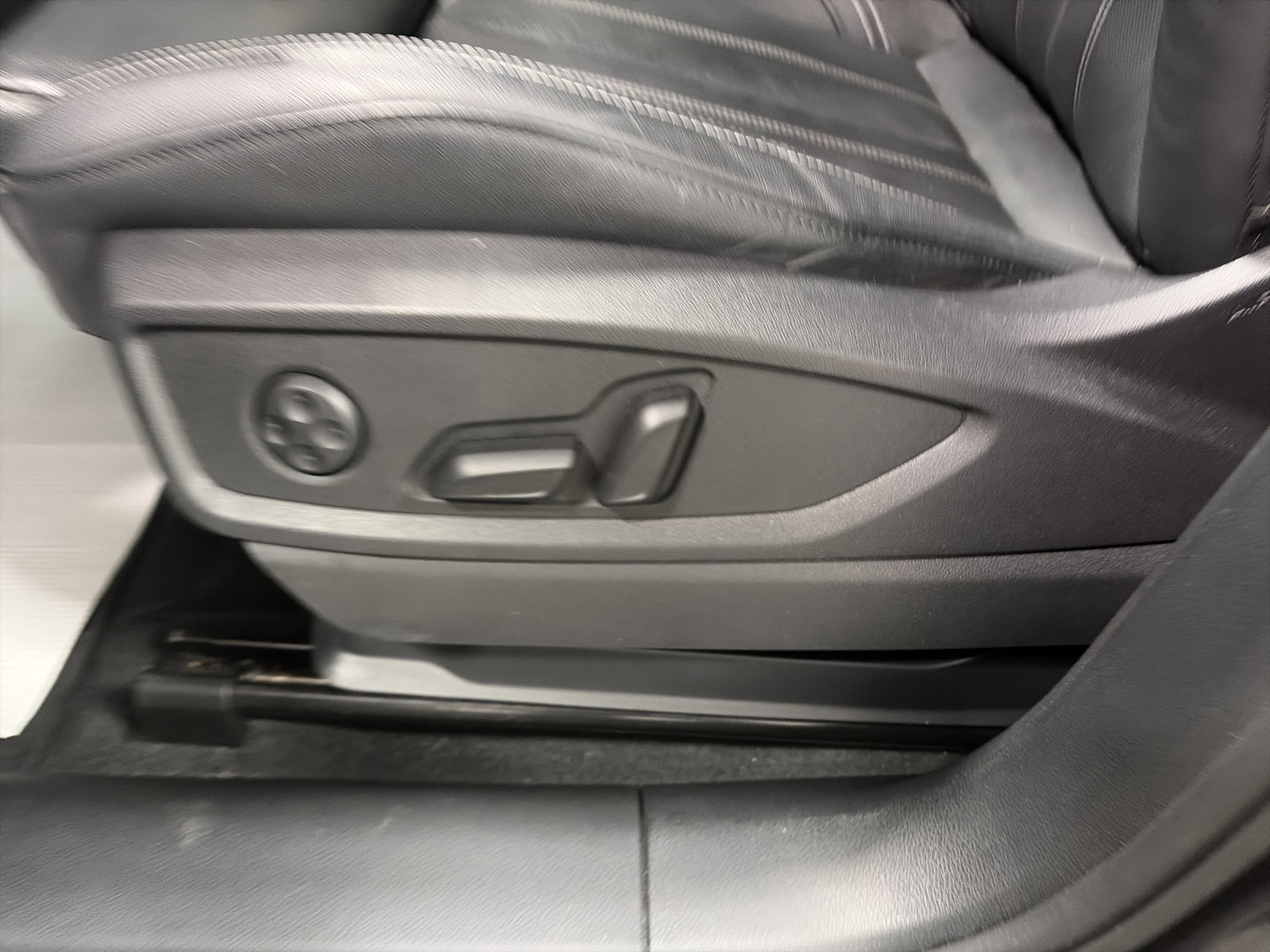 2023 Audi Q5 S line Prestige