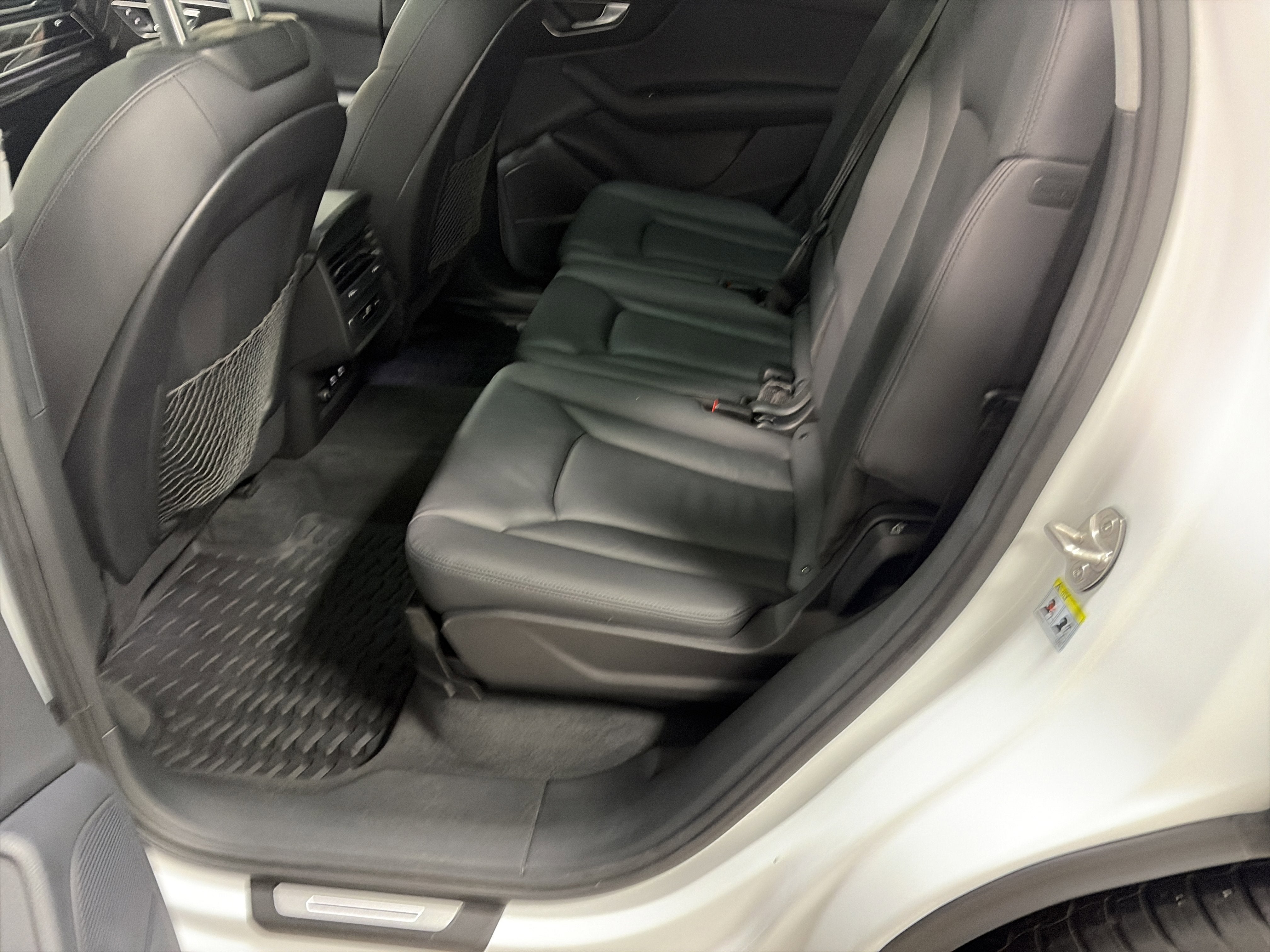 2023 Audi Q7 Premium Plus