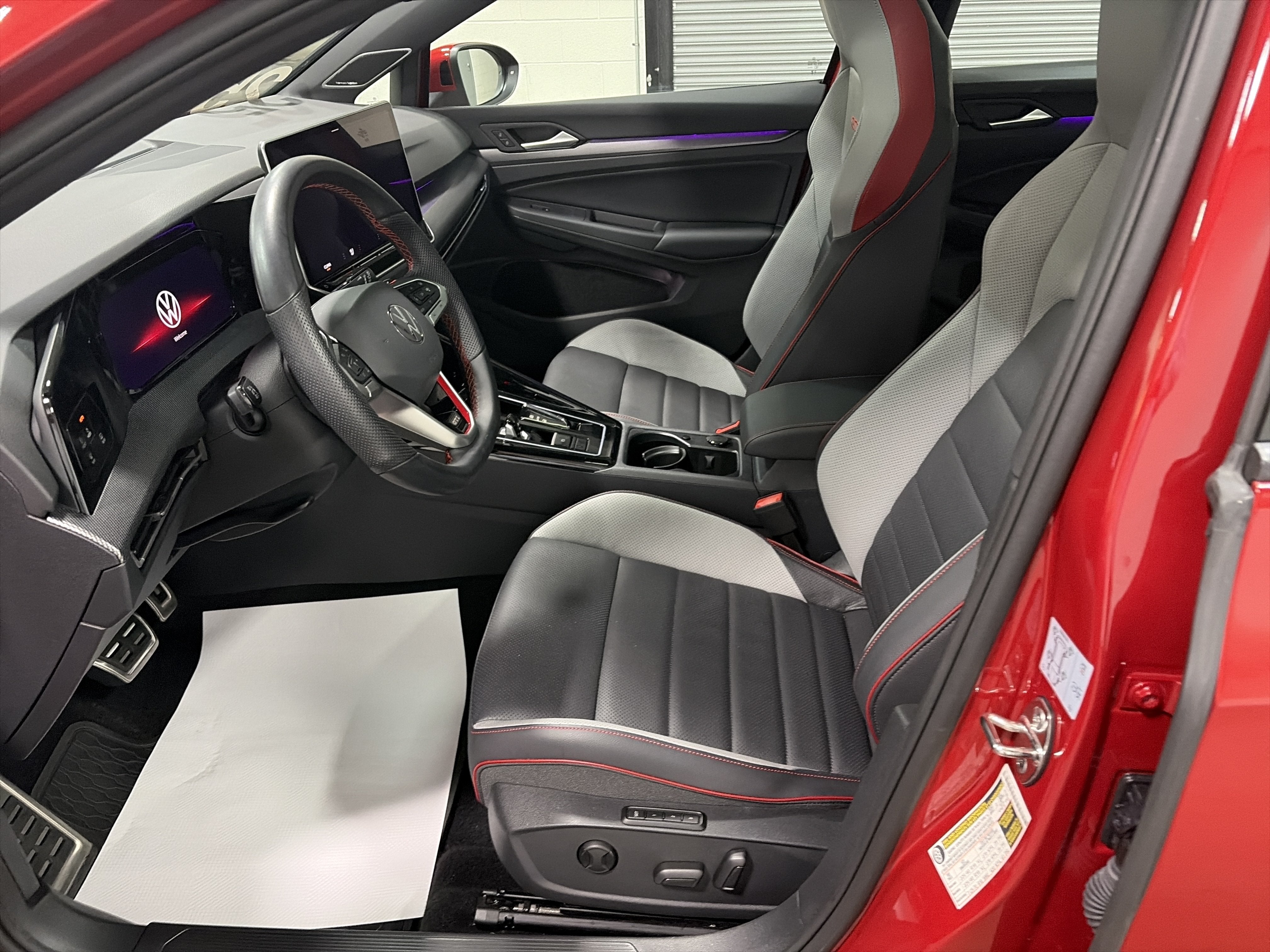 2025 Volkswagen Golf GTI SE