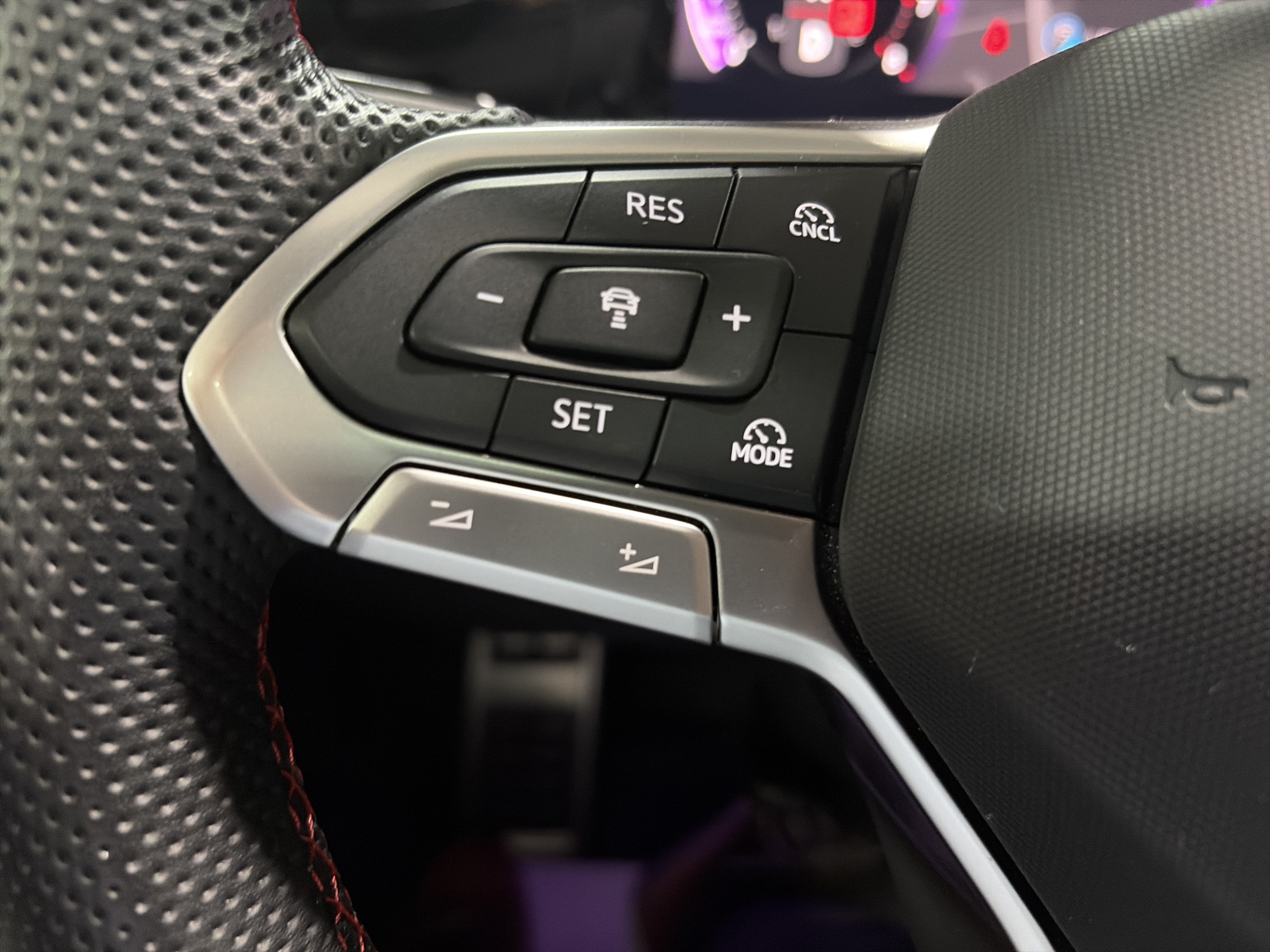 2025 Volkswagen Golf GTI SE