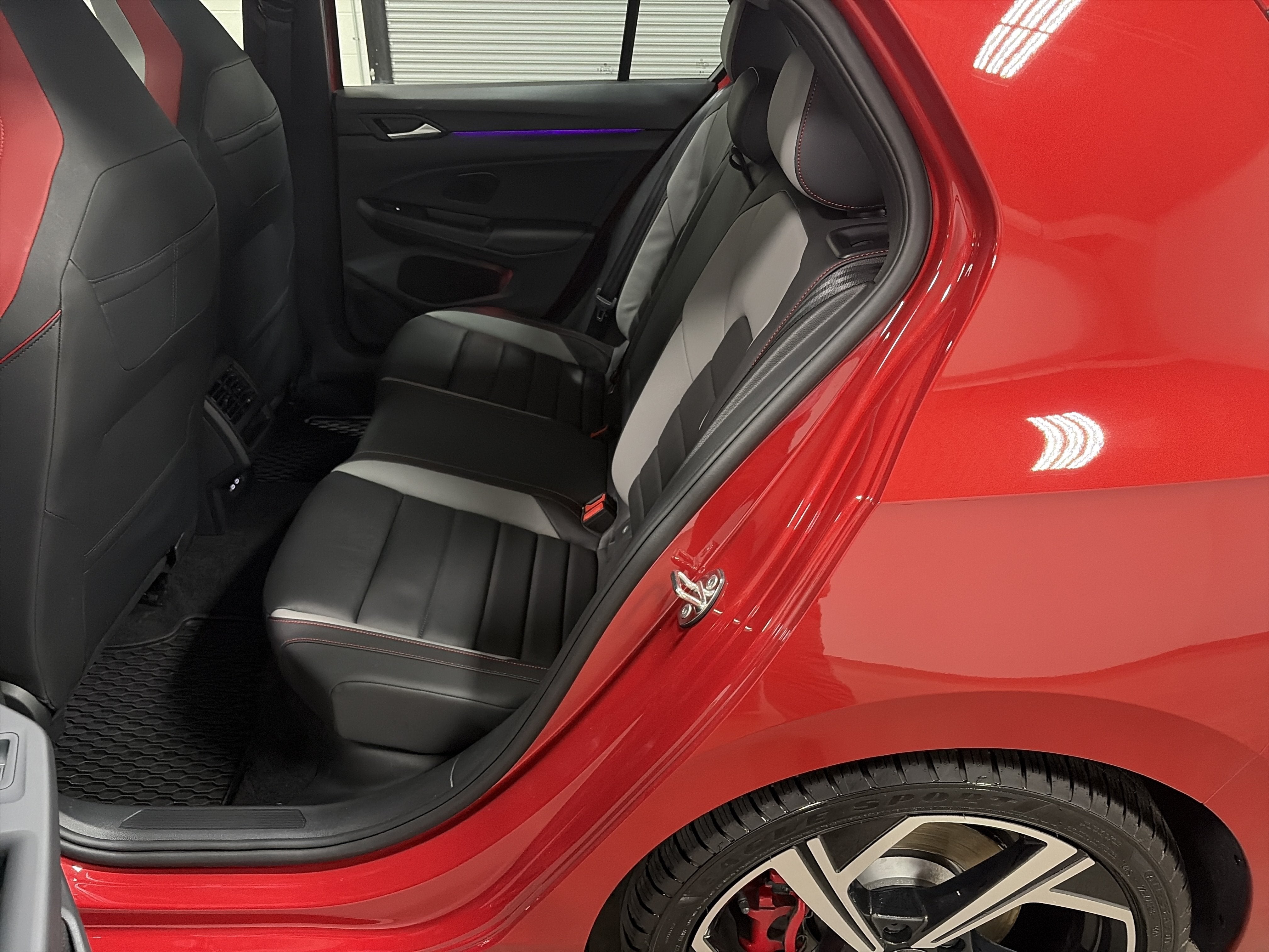 2025 Volkswagen Golf GTI SE