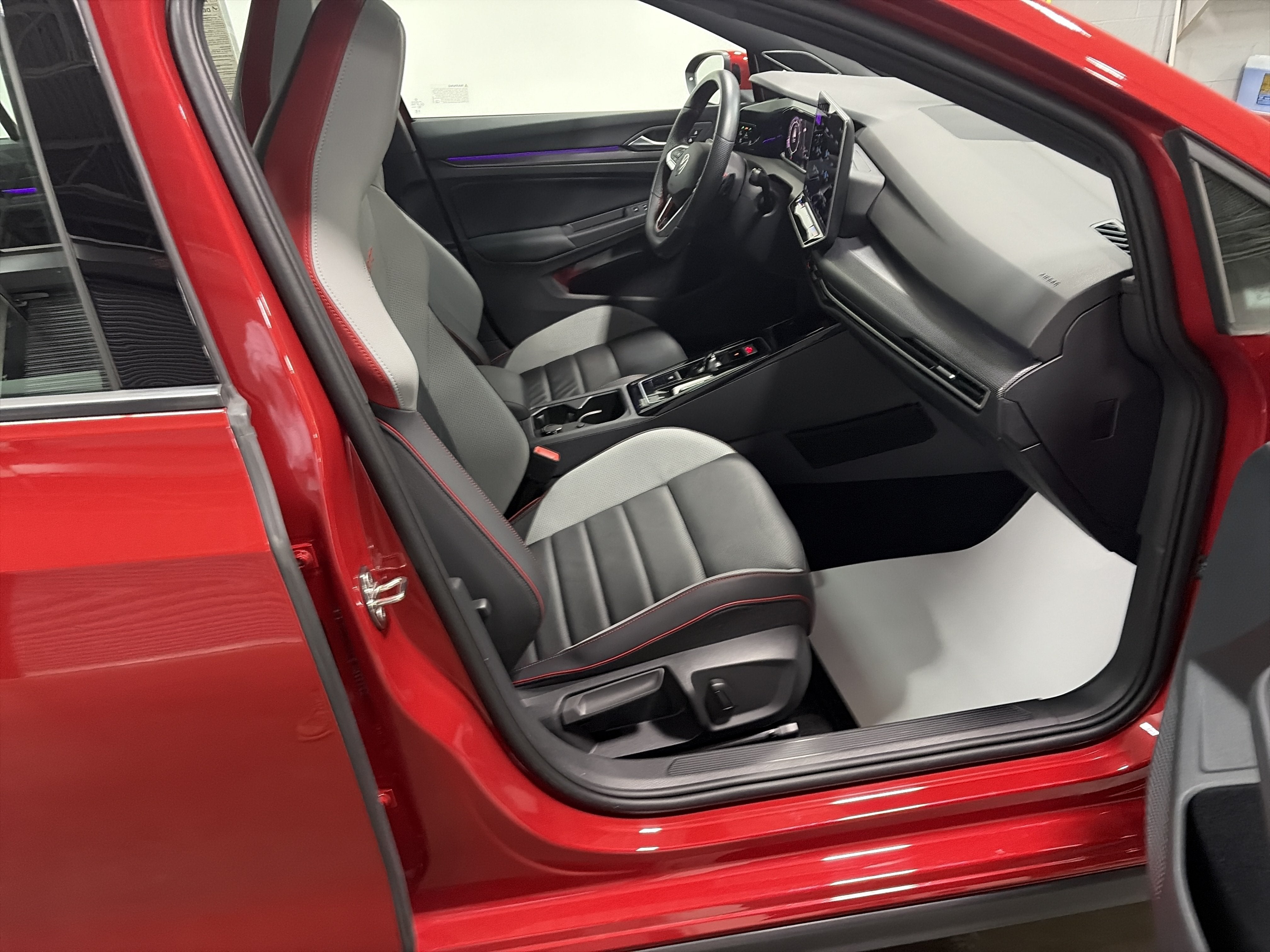 2025 Volkswagen Golf GTI SE