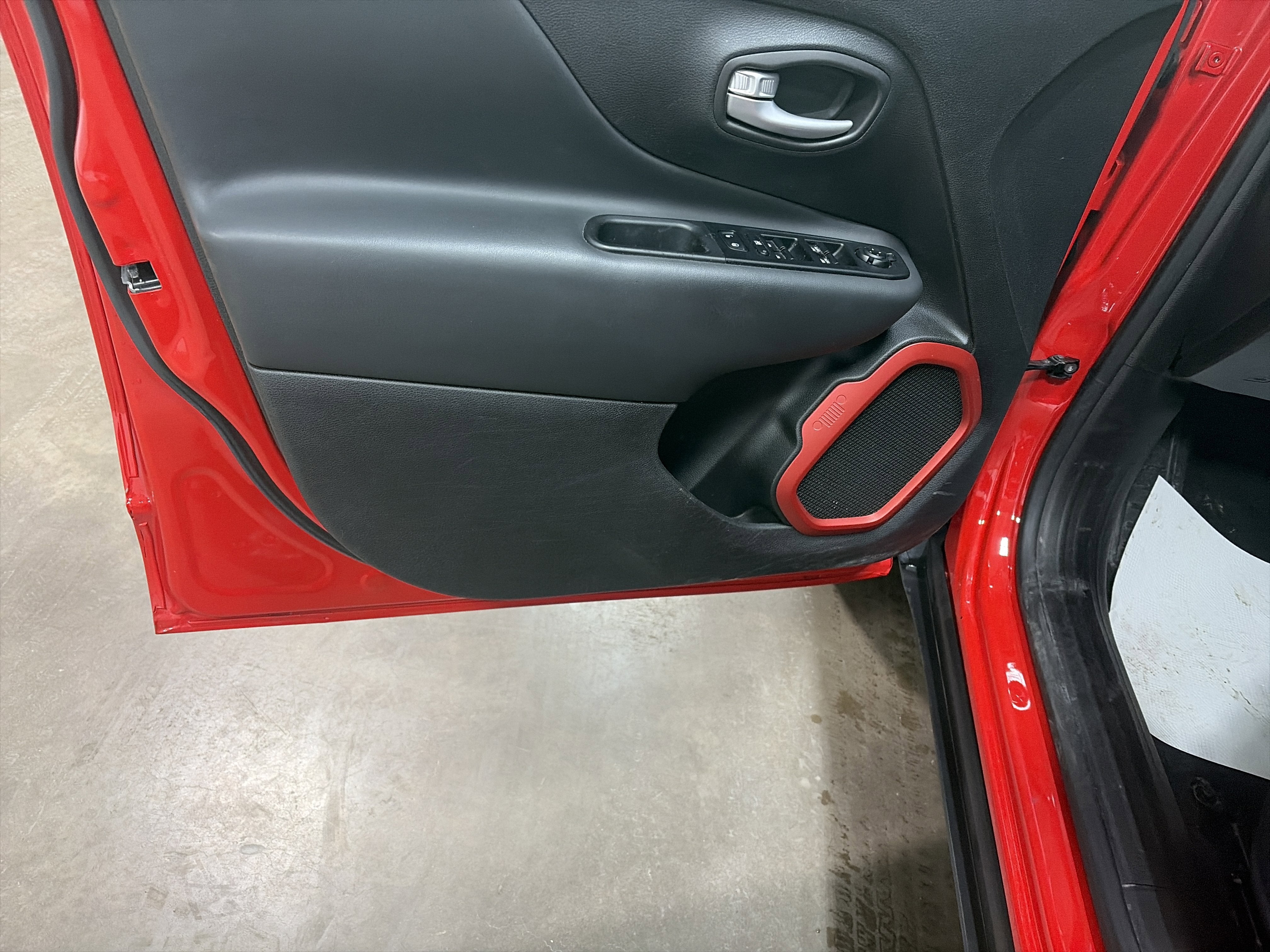 2023 Jeep Renegade Trailhawk